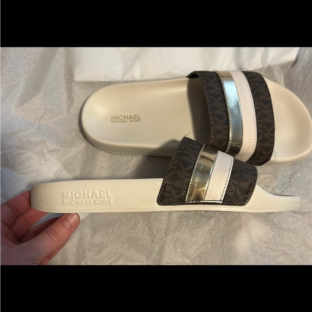Michael Kors Women's Slide Sandals - Cream and Gold - Picture 2 of 3